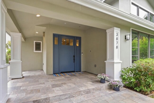 3878 Magnolia Dr