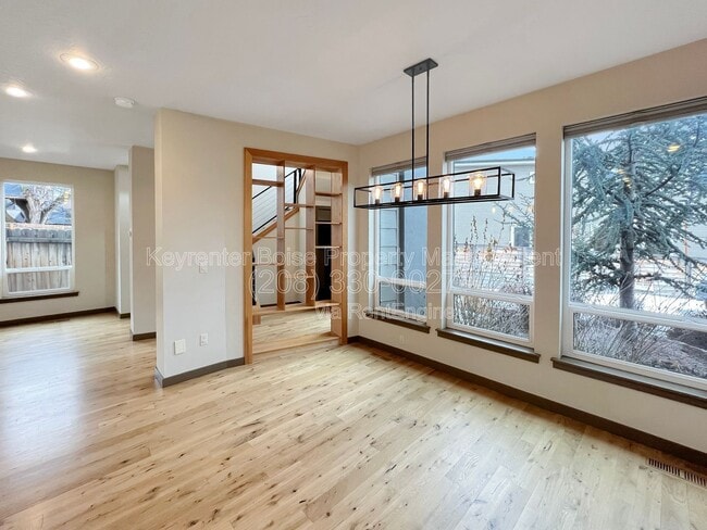 Photo - 2640 W Neff St