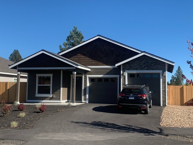 Building Photo - 51772 Mountain Pne St