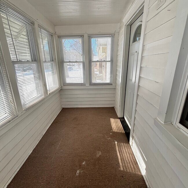 Photo - 329 Fenton St