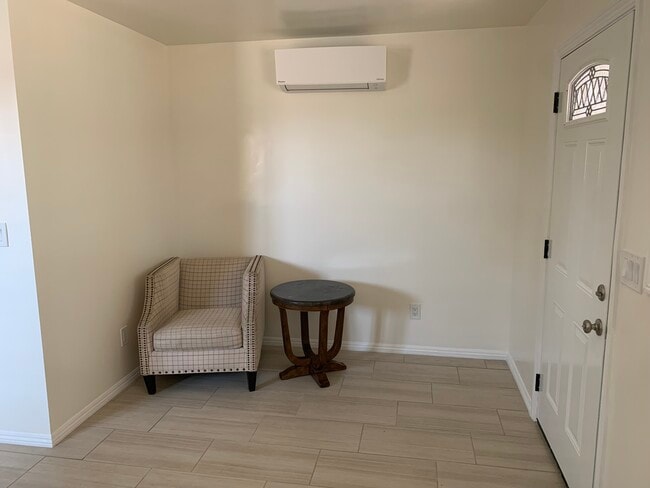 Photo - 8138 Blewett St