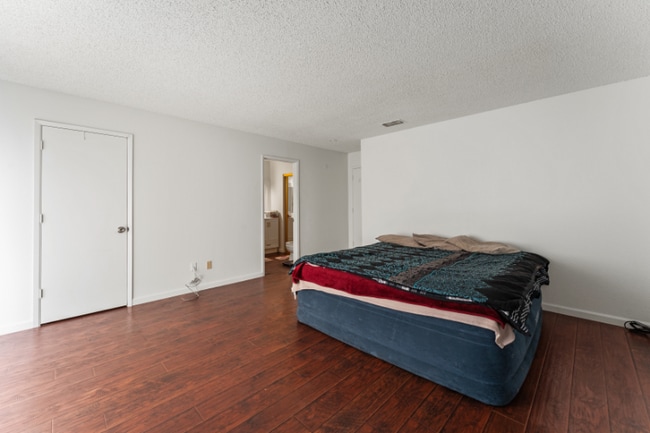 Photo - 1130 Rudger Way