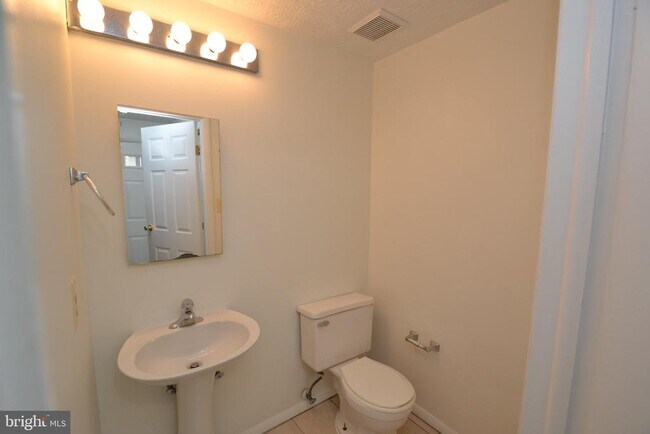 7985 Tyson Oaks Cir