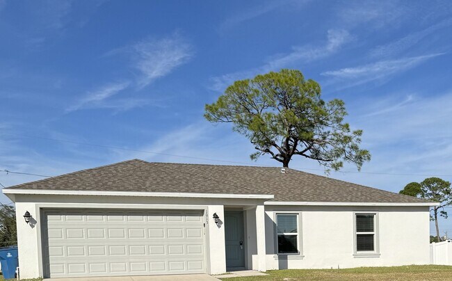 Building Photo - ****BEAUTIFUL 3/2 HOME IN PALM BAY