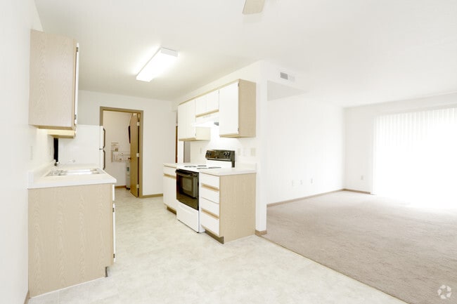 3 Dormitorios - Comedor - Oakwood Estates