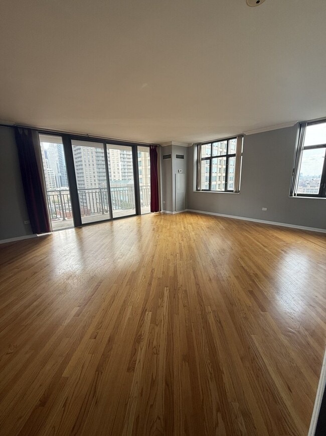 Photo - 630 N State St Unit 1808