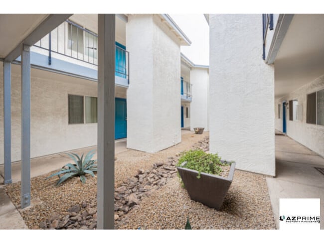 Photo - FREE FIRST MONTH'S RENT MOVE IN SPECIAL! W...