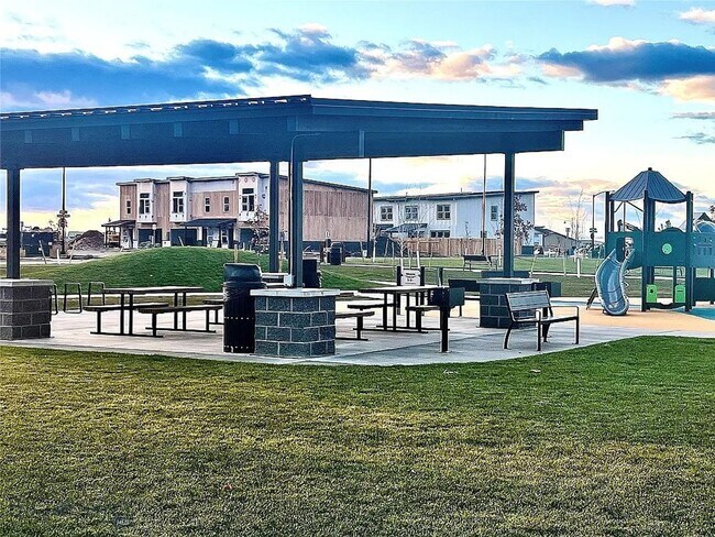 Photo - 511 Spaniel Ln