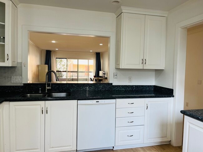 Photo - 3525 Lebon Dr Unidad 219