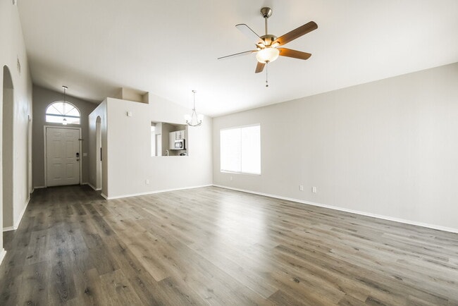 Photo - 94 W Gail Dr