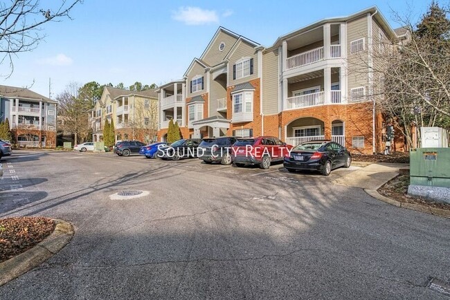 Photo - 7230 Althorp Way