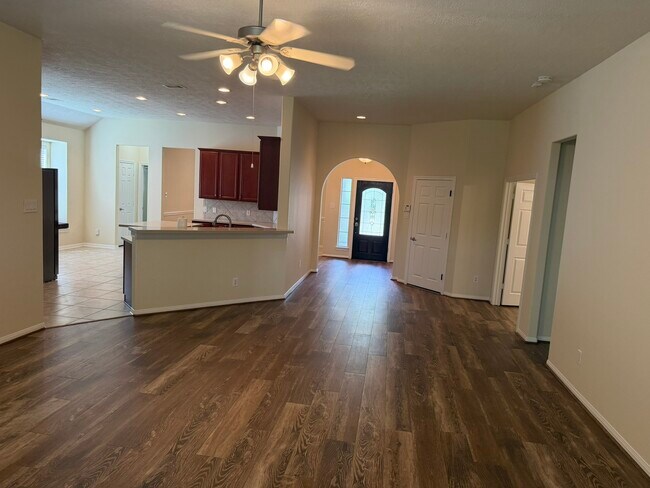 21406 Avalon Queen Dr