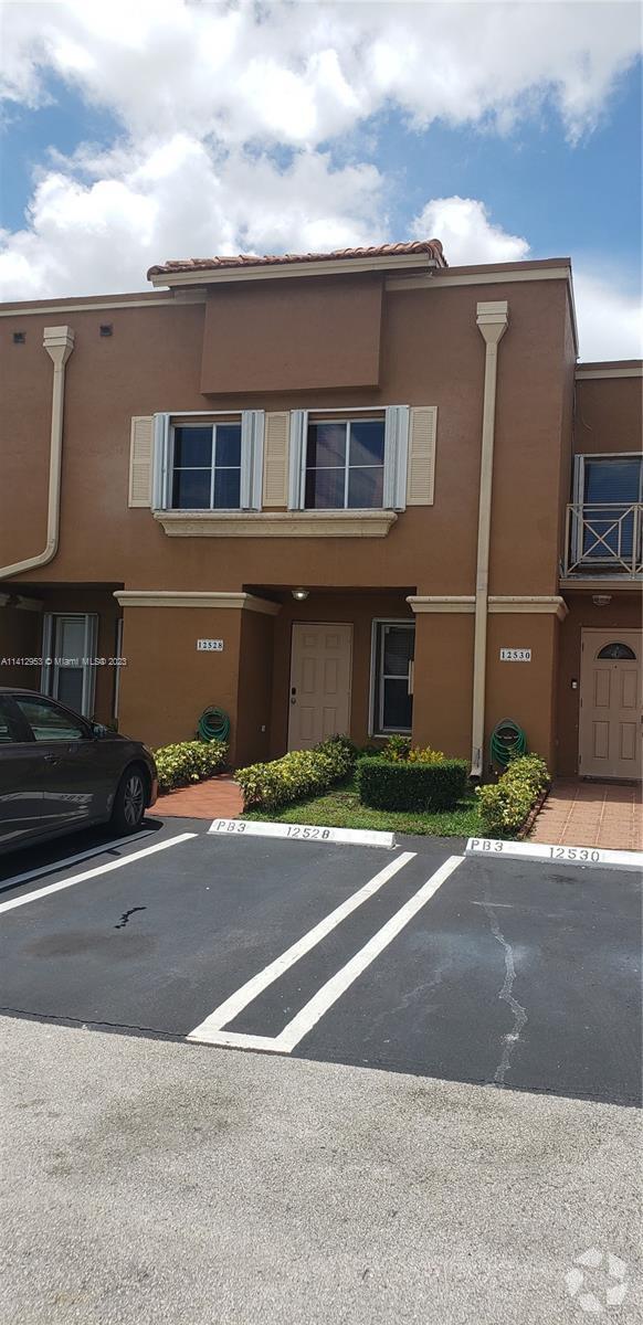 Building Photo - 12528 NW 11th Ln Rental