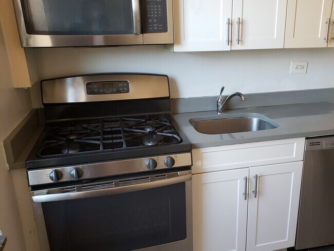 Photo - 7705 Bay Pkwy Unidad 3D