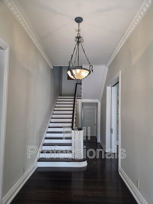 Photo - 401 E Main St