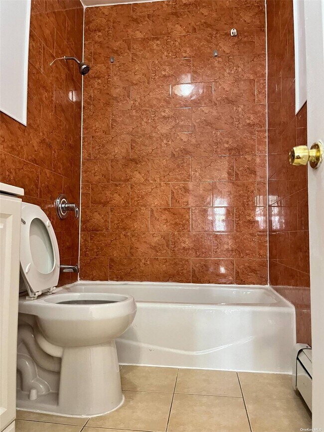 Photo - 87-05-166 166th St