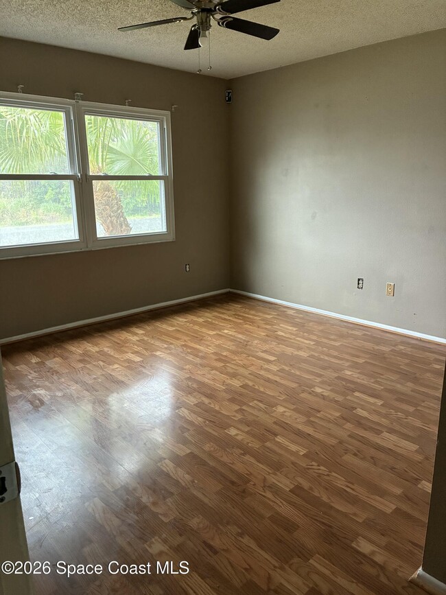 Photo - 890 Serenade St NW