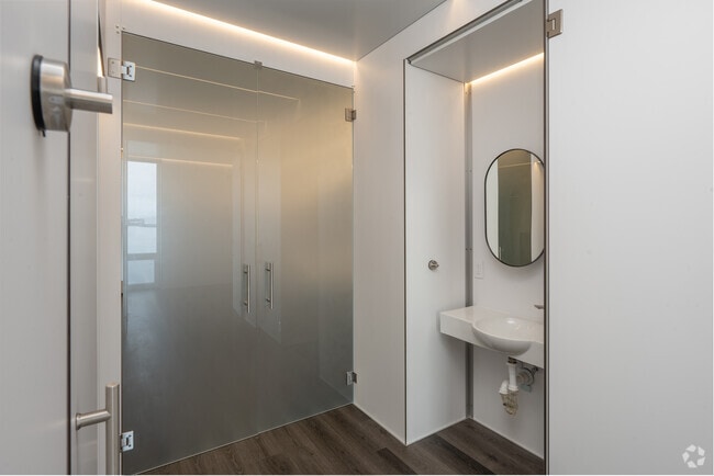 1B, 1B - 600SF - Vessel - Bank Street