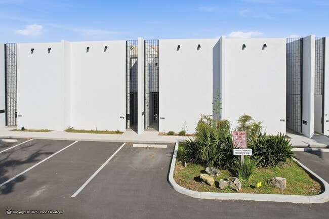 Photo - DOWNTOWN ~ Luxury Gene Leedy Townhouse ~ with Community Pool