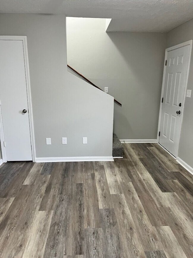 Photo - 2 Bedroom, 1.5 Bath Close to Berea College Unit 20