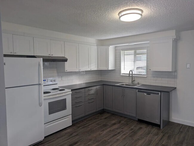 Photo - 10515 NE 8th St Unit 10515