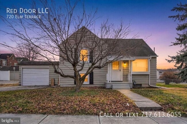 Building Photo - 720 Elm Terrace