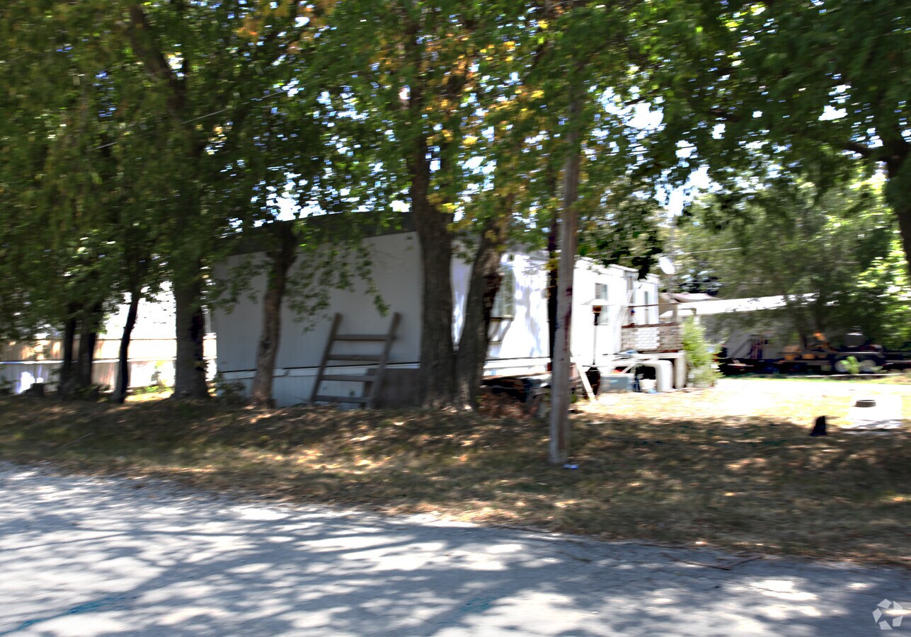 Photo - Paola Mobile Home Park