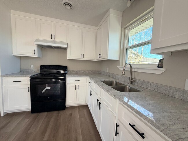 Photo - 501 David St Unidad B