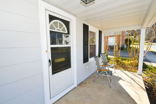 Photo - 918 Mercer St