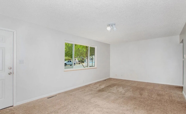 Photo - 1920 Springfield Dr