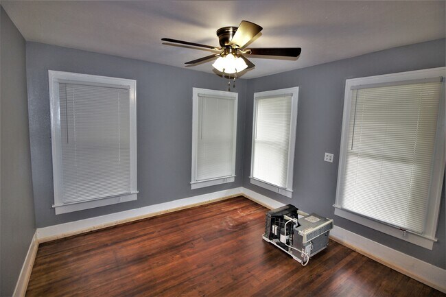 Photo - 4405 Woodside St Unidad 1