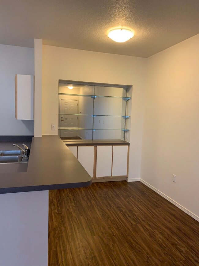 Photo - Willamette Estates