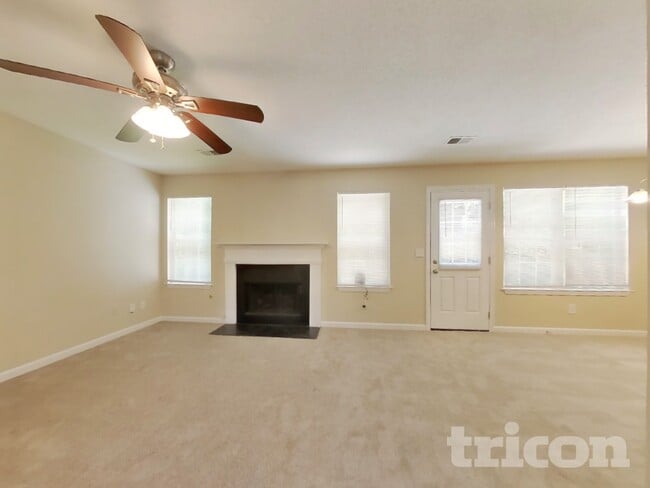 Photo - 3853 Sunview Dr NW