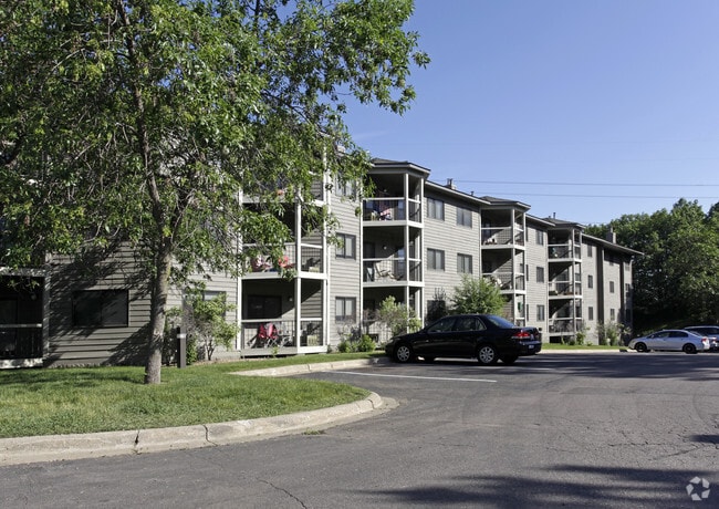 Photo - Thomas Lake Pointe