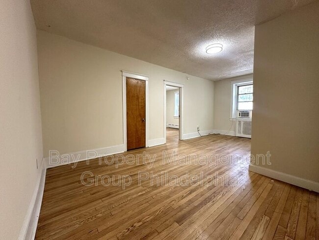 Photo - 2809 W Queen Ln Unit Apt 204
