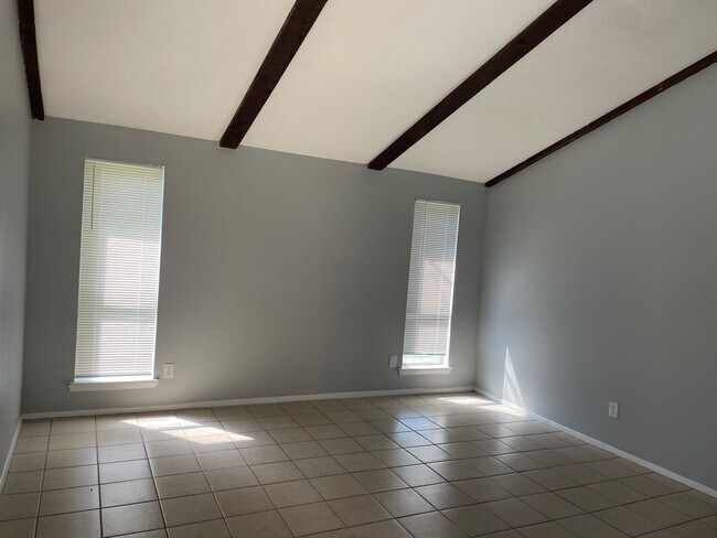 Photo - 4303 Arehart Dr