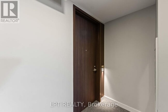 Photo - 111 Champagne Ave S Unité 307