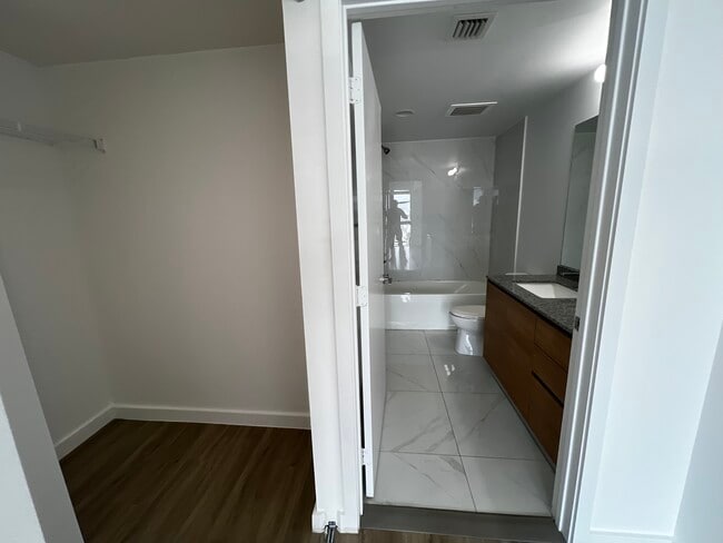 Photo - 225 NE 7th St Unit B1