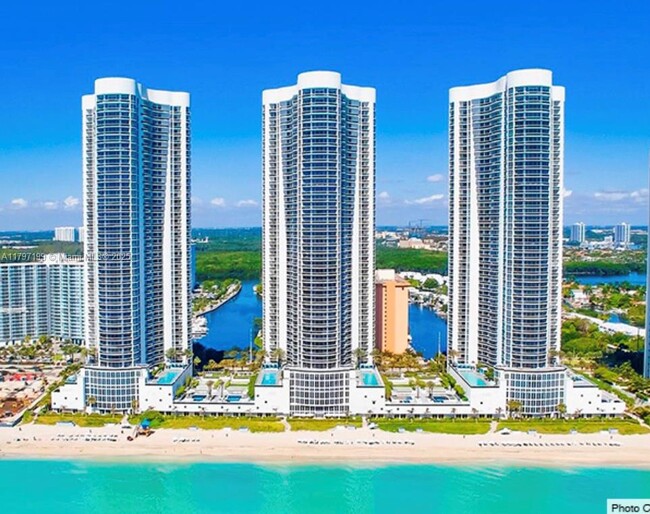 Photo - 16001 Collins Ave Unidad 2102 Rental