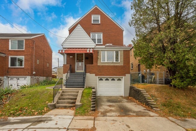 Building Photo - DON'T MISS THIS! BEAUTIFLLY RENOVATED 3 bedroom in Munhall!!