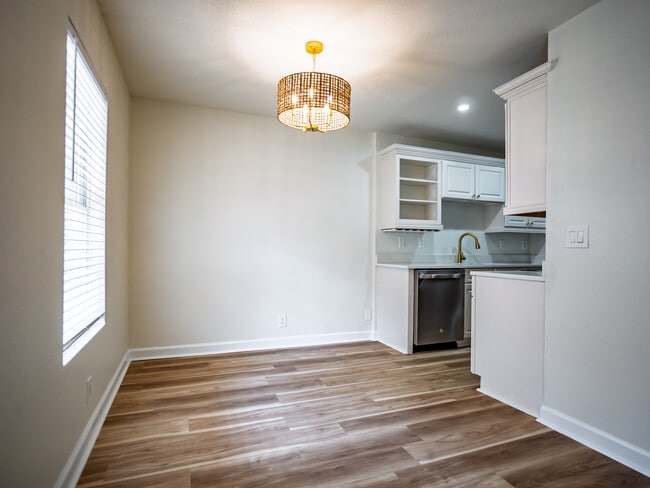 Photo - 1802 Jackson Ave W Unit 187