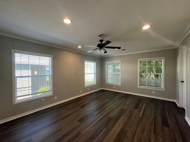 Photo - 291 Buffalo Way House