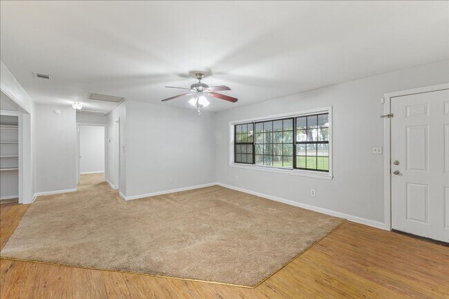 103 S Chapel Dr