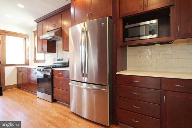 Photo - 2417 Otis St NE