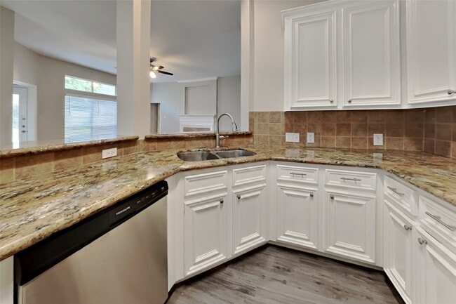 Photo - 20214 Stone Falls Ct