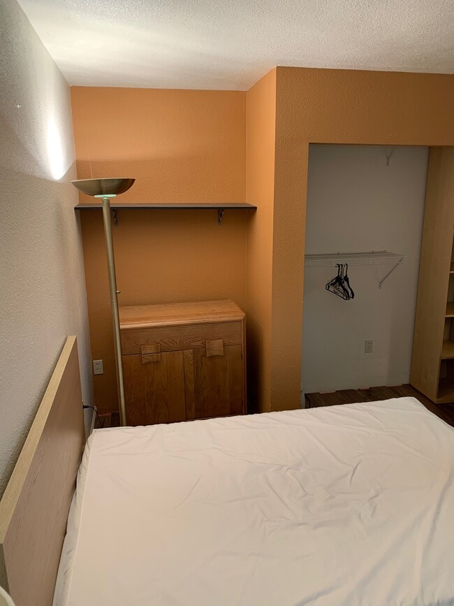 Ground Floor Bedroom - 1635 Derby St Unit 1