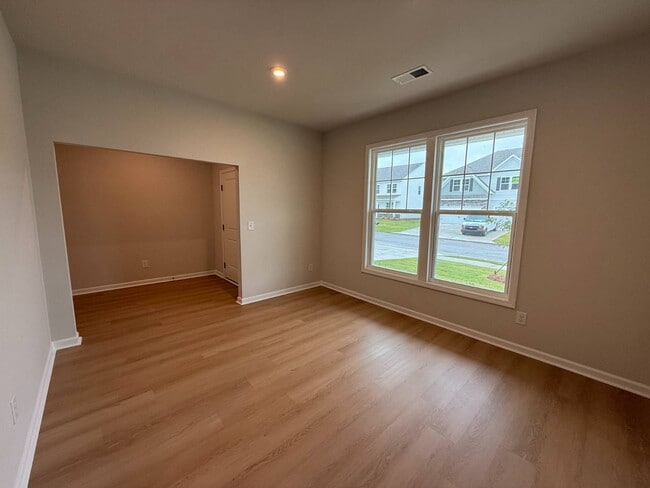 Photo - 3099 Blenheim Ct