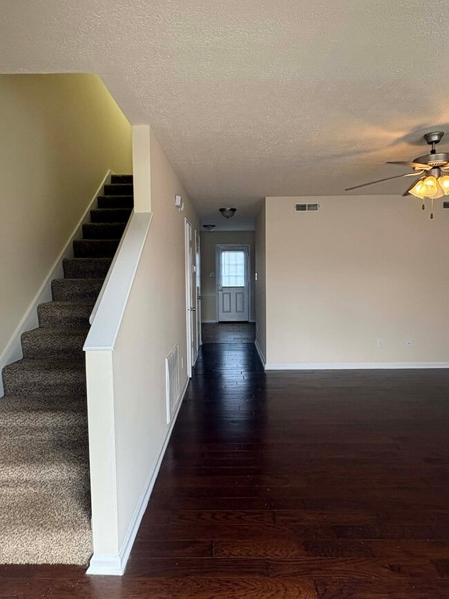 Photo - 594 Lost Cir