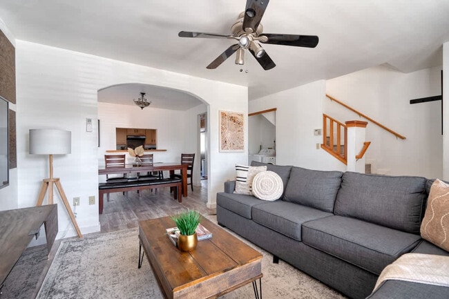 Building Photo - 5040 NE 18th Ave Unit ID1309833P Rental