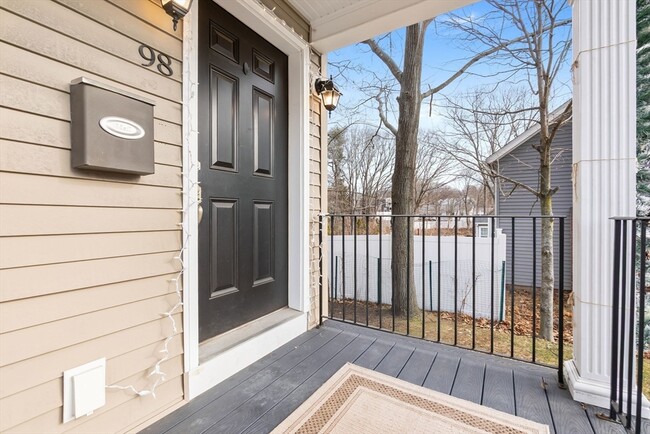 Photo - 98 Poplar St